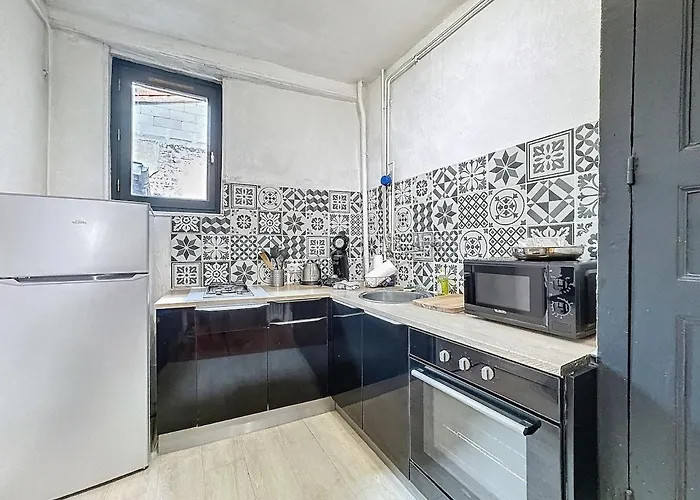 Cl-fd Centre Historique Marche Aux Poissons B *